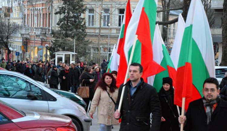 С протест БСП-Варна поиска оставката на кабинета „Борисов 2“